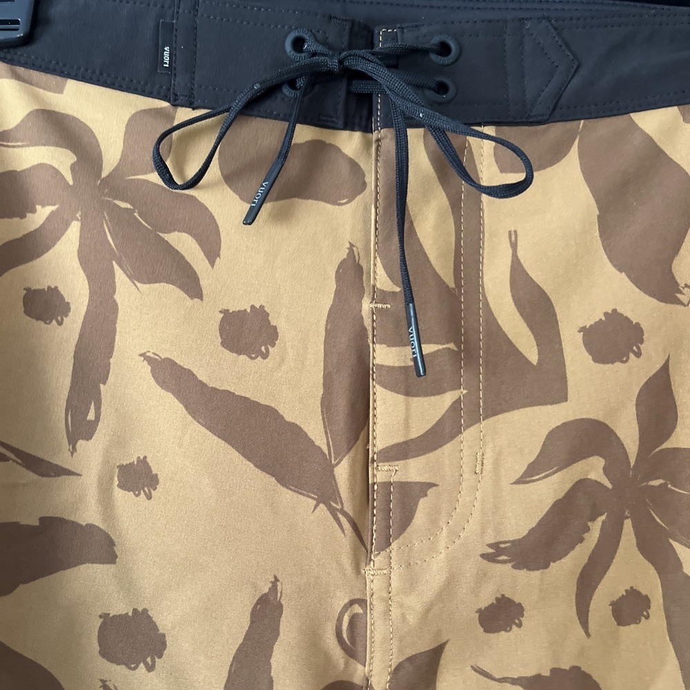 Vuori X Rob Machado Infinity Board Shorts Men Size 36 Brown Surf Swim NEW - Picture 2 of 10